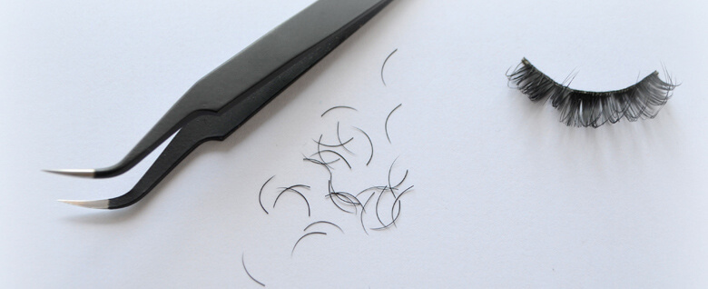 Czy stylizacja może powodować wypadanie rzęs?